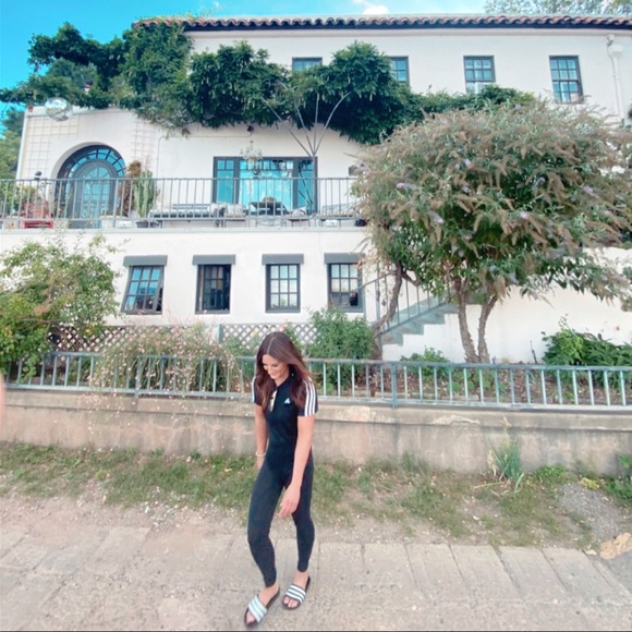 Meet your Posher, Julia - Picture 3 of 3